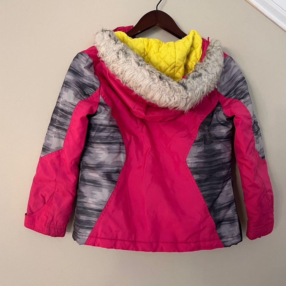 Pink snowboarding coat for small girl size 7/8